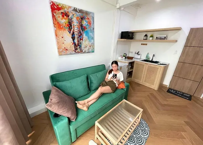 Entire Floor,decorated Cozy Home, Near Grand Palace *